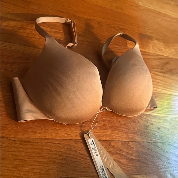 SKIMS Ultimate Push Up Plunge Bra size 32C brand new with tags - Picture 3 of 6